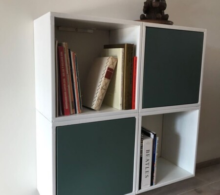 Boeken- en ladenkast hangend - massief vuren - lakbeits